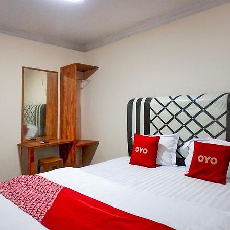Hotel O Medan City Center Near Plaza Medan Fair Ngoại thất bức ảnh