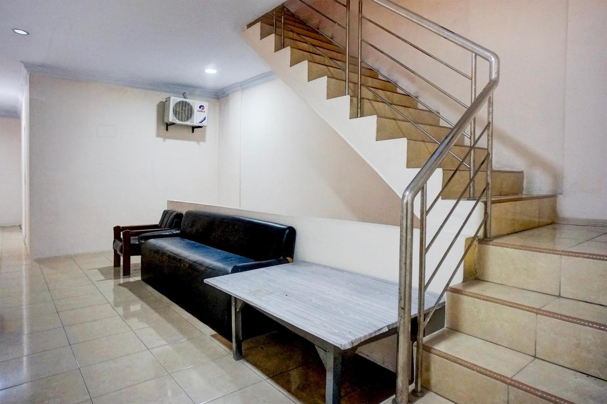Hotel O Medan City Center Near Plaza Medan Fair Ngoại thất bức ảnh
